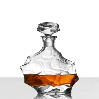 China CURRENT Lead Free Crystal Glass Twist Decanter for Whiskey Wine Alcohol for sale