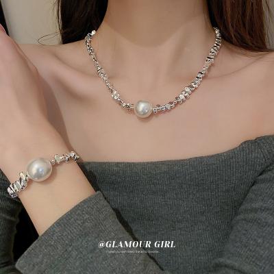 China Europe and America 925 silver a few geometric irregular collarbone chain temperament fashion forest pearl necklace tie-in simple neckla for sale