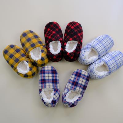 China Fashionable Girls Lit House Fluffy Silicone Dot Fur Plush Grid Fuzzy Winter Kids Indoor Slippers for sale