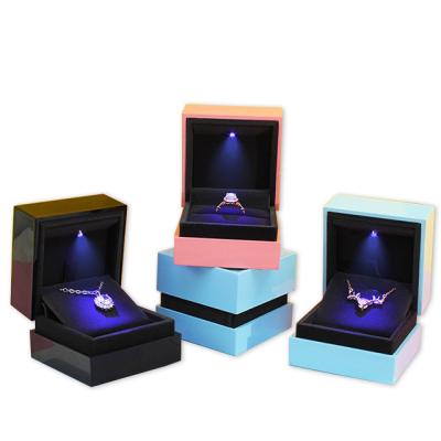 China Custom Creative High Quality Pendant Necklace Ring Box Jewelry Display Box Jewelry Display Box Pink Blue Pink Packaging for sale