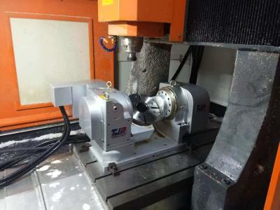 中国 Pneumatic Brake 5 Axis CNC Machine Rotary Table Tjr Tilting Index 販売のため