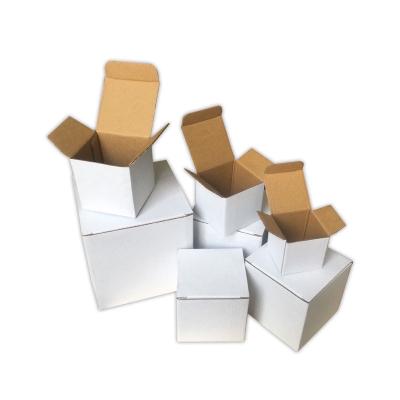 China Recyclable Small Clamshell Corrugated Cardboard With White Button Bottom for sale