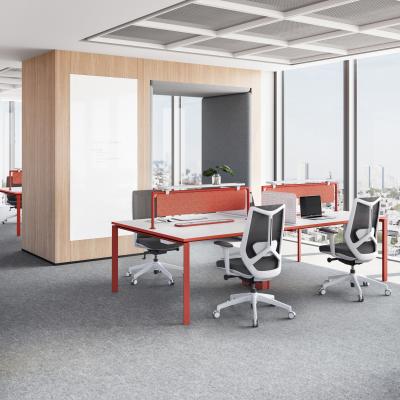 China MC3.0 Schlankes Design 4-Sitzer Büro-Arbeitsplatz mit Privatsphäre-Panels und Pegboard zu verkaufen