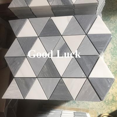 China Hot Selling Parquet Backsplash Mosaic Tile and Bathroom Triangle Marble Mosaic Slab for sale