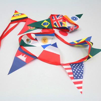 China Outdoor Hanging Dye Sublimation Triangle Flag Biodegradable Bunting for sale