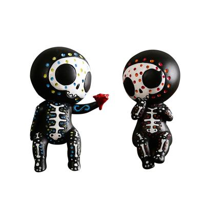 China Europe sugar head doll resin decoration opens Halloween skull couples statue ornaments for sale