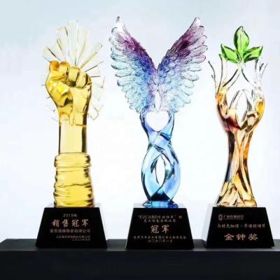 China China Wholesale New Design Customized Beautiful Eagle Liuli Crystal Trophy And Souvenir Award for sale