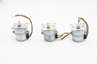 Cina IP40 Materiale di alloggiamento della scatola di cambio 1.8 Stepper Angel Stepper Motor per il motore stepper della scatola di cambio in vendita