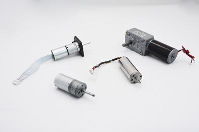 China 45mm Getriebe Gleichstrommotor 9W Ausgangsleistung 1 48 Reduktionsverhältnis und vielseitige Anwendungen zu verkaufen