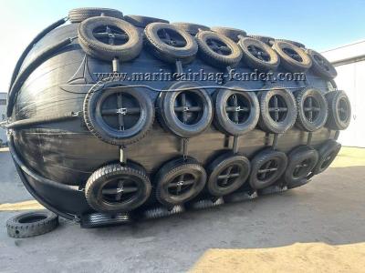 China Hoge trekkracht pneumatische rubber fender met gemakkelijke installatie Te koop