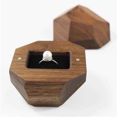 China Stunning Universal Irregular Shape Longevity Embellishment Handmade Craft Jewelry Wooden Ring Box for sale