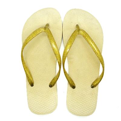 China Fashion Trend Ladies Slippers Style PVC Single Sole With Glitter Strap Women Flip Flops for sale