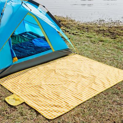 China Easy To Clean Wholesale Foldable Picnic Beach Camping Mat , Custom Picnic Mat Waterproof Outdoor for sale