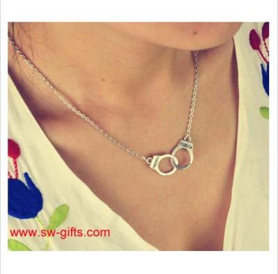 China New Fashion Jewelry Handcuffs Choker Pendant Necklace Girl lover Valentine's Day Gifts for sale