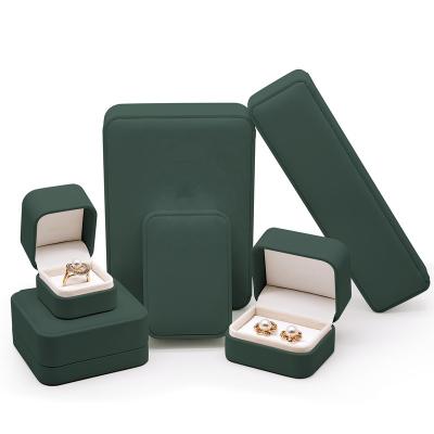 China Fashionable Luxury Custom Jade Pendant Ring Packaging Led Lightweight Leather Jewelry Ring Box Jewelry Box Packaging for sale