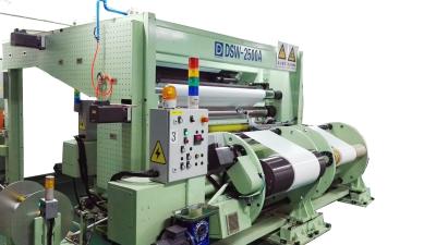 China Digital PLC-Steuerung 3 Rollenrückspulenmaschine der Phasen-650mm, Slitter Rewinder-Maschine zu verkaufen