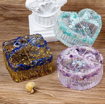 China Wholesale Europe resin natural crystal stone storage box open pearl jewelry storage box crystal ornaments for sale for sale