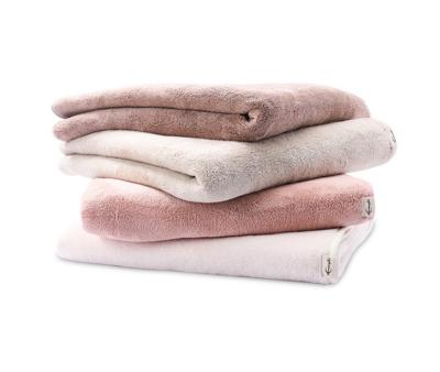 China Fade Resistant Plush Compressed Soft Drying Wrapped Absorbent Adult Microfiber Coral Fleece Bath Towels 70x140 for sale