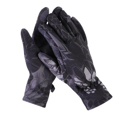 China Wear Resistant Tactical Shark Skin Soft Shell Fleece Gloves Camouflage All-finger Gloves for sale