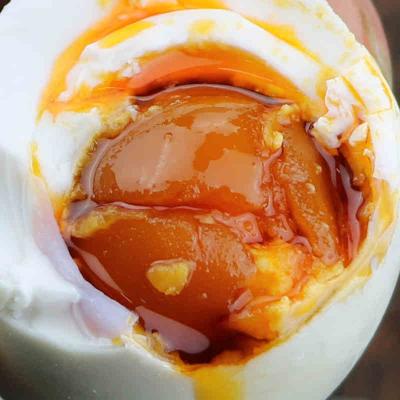 China Xian Ya Dan Salt Duck Egg Egg Hot Red Oil Salted Roast Egg Yolk Sales Fast Food Duck Egg Sea for sale