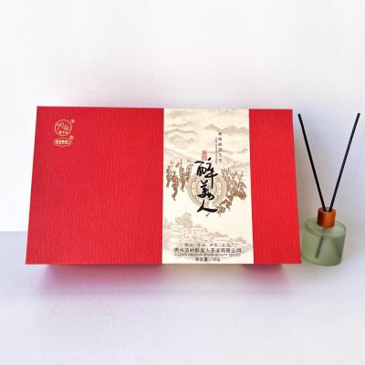 China New Design Gold Gifttea Paper Bags Handmade Classic Popular Red Magnetic Closed Packaging Box Custom Logo for sale