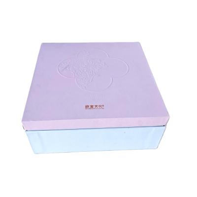 China Handmade Customizable Cute Magnetic Collapsible Magnetic Pink Packaging Box Clothing for Infant and Toddlers for sale