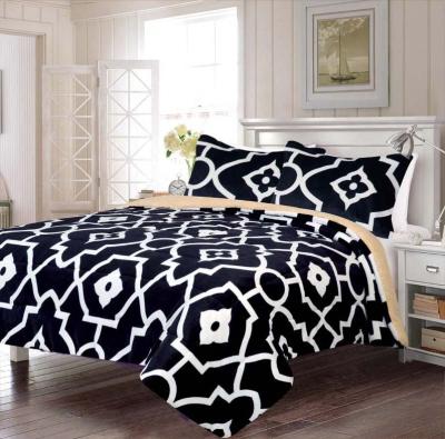 China Soft Luxury Comforter King Size Black Color Flannel Borrego Blanket Sets Winter Comforter Comforter for sale