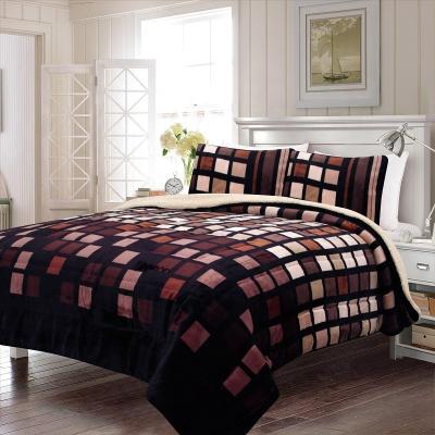 China Soft Borrego Winter Printing Coffee 3 Pieces Flannel Warm Square Comforter In The Bedding Set for sale