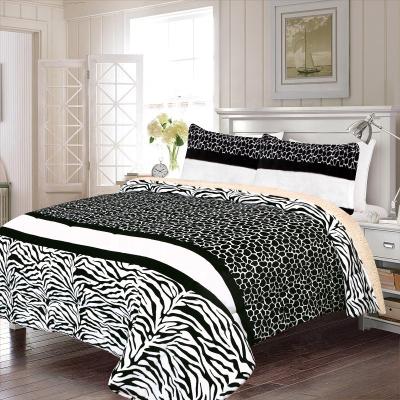 China Wolf Printing Flannel Beige Custom Sherpa Soft 3 Piece California King Comforter Sets Bedding Bed Room Set for sale