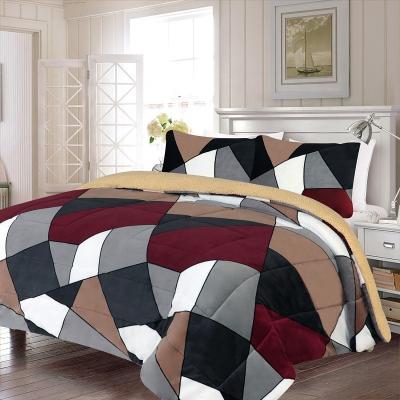 China Triangle Patchwork 170gsm Soft Flannel And Beige Sherpa Winter Comforter King Size Borrego Blanket Sets for sale