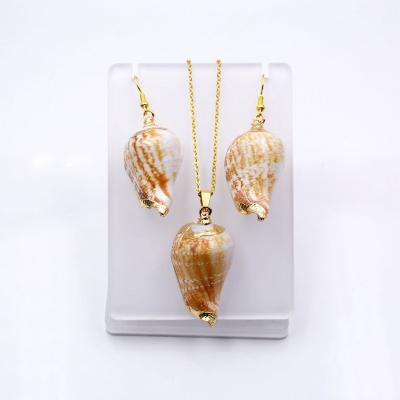 China 2022 BOHEMIA Beach Jewelry Set Hawaiian Natural Gold Plated Sea Shell Jewelry Edge Charms Necklace And Earring Sets For Women Gifts for sale