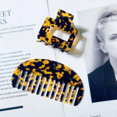 China Comfortable Fashionable White Floral Print Color Marbling Pure Shell Pattern Acid Acetate Hair Clip Comb Cellulose Color Acrylic Hair Claw for sale