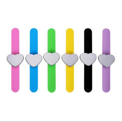 China Hair Beauty Care Salon Hairdressing Silicone Heart Shape Magnetic Pin Holder Wristband Wristband for sale