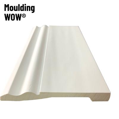 China Modern MouldingWow BB-2028 Primed Pine Wood Finger-jointed Baseboard Molding Wood Frame Molding Millwork Trim for sale