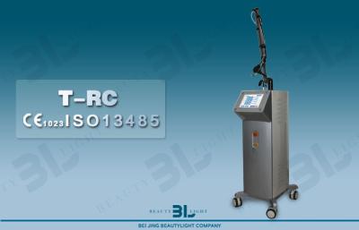 Cina Ultra attrezzatura frazionaria del laser di CO2 di raffreddamento a aria rf di impulso per l'imbiancatura della pelle in vendita