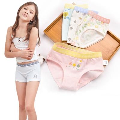 China Breathable Kids Anti-pilling Cotton Underwear Triangle Girls Briefs for sale