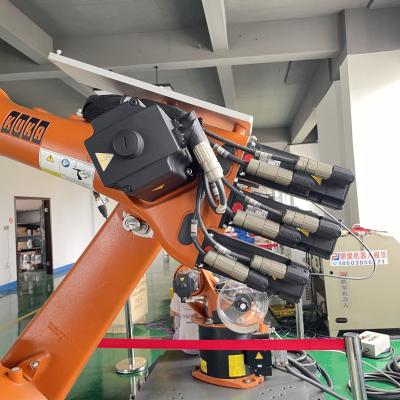 China 16 Kg Kuka Robots usados con clasificación de seguridad IP65, Robots de manipulación de materiales, Robots de soldadura MIG en venta