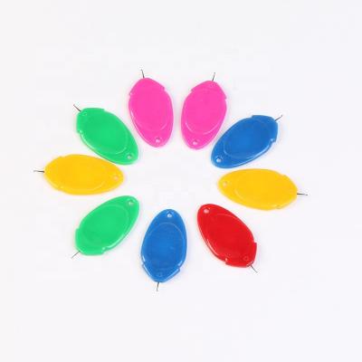 China High Quality Sewing Plastic Tool Accessory Needle Threader Sewing Accessory For Hand Sewing Color Random for sale