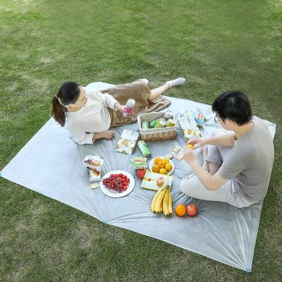 China Hot selling European new product disposable degradable tablecloths waterproof with prints a case of 2000 pieces for sale