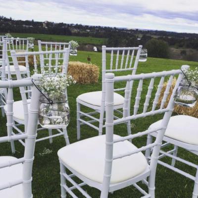 China Easy Stack Hendry Manufacturing Supply Stacking Chiavari Wedding Chairs for sale