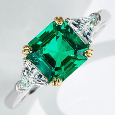 China Vintage Colombia Lab Lead Free Emerald Three Stone Engagement Rings 18k White Gold Plated Green Diamond Ring 925 Sterling Silver Jewelry for sale