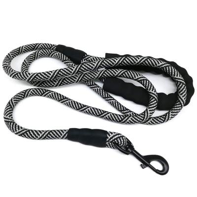 China New Design Outdoor Strong Stocked Rope Dog Leash With Comfortable Padded Handle Pet Leash Factory Wholesale High Quality for sale