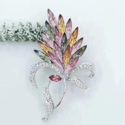 China Crystal High Quality Factory Most Popular Luxury Brooch For For Women for sale