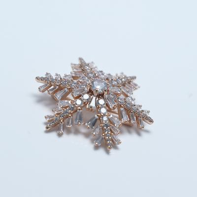 China Temperament large brooch full diamond snowflake zircon crystal brooches high-end simple coat crystal soft suit for sale