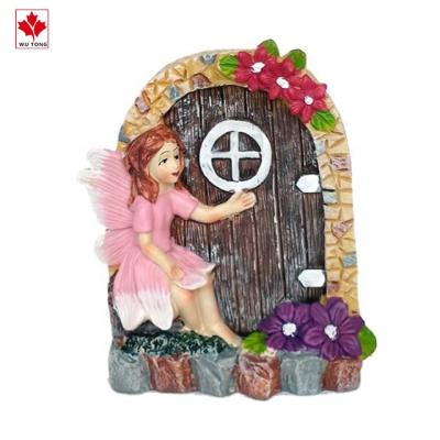 China Funny Craft Resin WALL Ornament Garden Gate Figurine Fairy Garden Decoration for sale