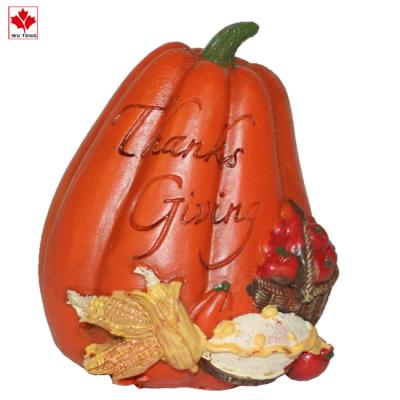 China Custom Resin From Europe Give Thanks Pumpkin Figurines Tabletop Statue for sale