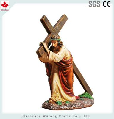 China Custom Europe Resin Christ Statue Jesus Cross Figures for sale