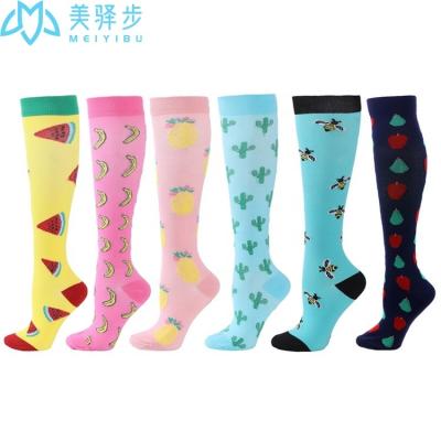 China Viable Graduated Thigh High Compression Sock Women Men Sports Custom Compression Sock Sublimation Medical Compression Sock Manufacturer for sale