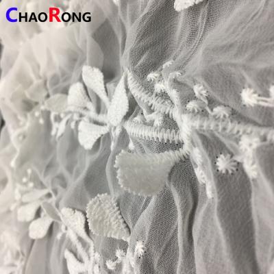 China Memory CRF16057 2018 New Hot Sale White African Feather 3d Flower Lace Embroidery Fabric White Color for sale