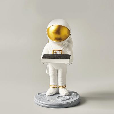 China Desktop Astronaut Europe Room Creative Multifunctional Beautiful Study Decoration Resin Ornaments for sale